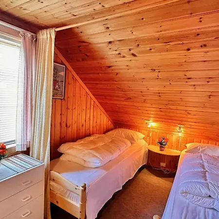 Aakerberget Vestresand * Bøstad